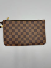 Load image into Gallery viewer, Louis Vuitton Neverfull MM ebene with pouch