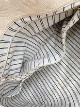 Load image into Gallery viewer, Louis Vuitton Artsy MM empreinte monogram