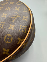 Load image into Gallery viewer, Louis Vuitton Loop PM with chain and strap