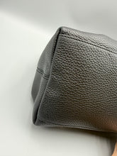 Load image into Gallery viewer, Gucci Black Shoulder on Chain Soho bag Medium