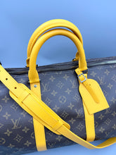 Load image into Gallery viewer, Louis Vuitton Keepall 50 Bandouliere Safran monogram with strap