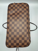Load image into Gallery viewer, Louis Vuitton Neverfull MM ebene with pouch