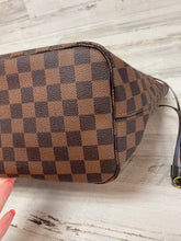 Load image into Gallery viewer, Louis Vuitton Neverfull MM ebene with pouch