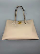 Load image into Gallery viewer, Louis Vuitton LockMe Beige and pink tote