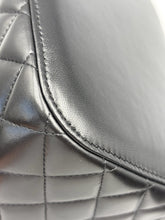 Load image into Gallery viewer, Chanel Caviar Quilted Large Vanity Pouch Black