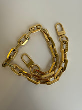 Load image into Gallery viewer, Louis  Vuitton coussin chain