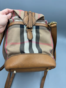 Burberry Nova Check Diaper / Carry on bag