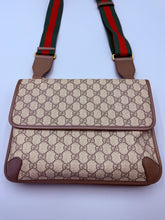 Load image into Gallery viewer, Gucci Large Supreme Neo GG print messenger bag