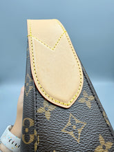 Load image into Gallery viewer, Louis Vuitton Slouchy MM monogram