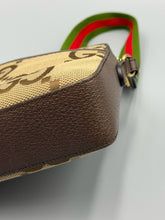 Load image into Gallery viewer, Gucci GG Jumbo Messenger