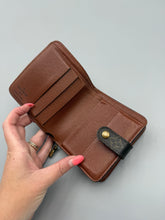 Load image into Gallery viewer, Louis Vuitton snap wallet
