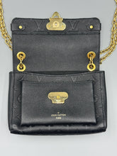Load image into Gallery viewer, Louis Vuitton Vavin Black Empreinte chain crossbody