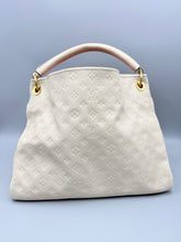 Load image into Gallery viewer, Louis Vuitton Artsy MM empreinte monogram
