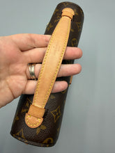 Load image into Gallery viewer, Louis Vuitton Pochette Metis monogram with strap
