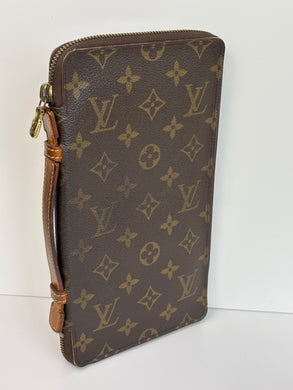Louis Vuitton Escapade travel wallet organizer