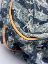 Load image into Gallery viewer, Louis Vuitton cabas denim striped tote with strap
