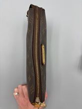 Load image into Gallery viewer, Louis Vuitton Eva Crossbody monogram with chain and strap