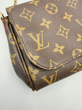 Load image into Gallery viewer, Louis Vuitton Favorite PM monogram crossbody with chain