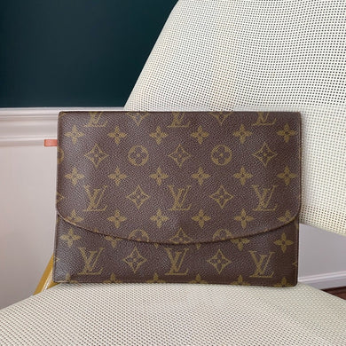 LV RABAT CLUTCH