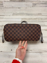 Load image into Gallery viewer, Louis Vuitton Neverfull MM ebene with pouch