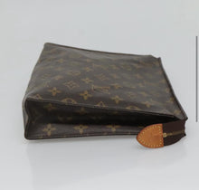 Load image into Gallery viewer, Louis Vuitton Vintage Toiletry pouch 26 monogram