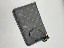 Load image into Gallery viewer, Louis Vuitton Carryall MM black monogram with pouch