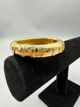 Load image into Gallery viewer, Louis Vuitton bangle gold - size small