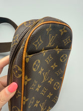 Load image into Gallery viewer, Louis Vuitton Gange sling bag Monogram