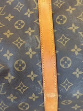 Load image into Gallery viewer, Louis Vuitton Keepall 55 Bandouliere bag with non braned strap