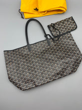 Load image into Gallery viewer, Goyard St. Louis PM black tote with pouch