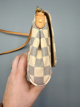 Load image into Gallery viewer, Louis Vuitton Favorite MM azur crossbody