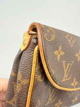 Load image into Gallery viewer, Louis Vuitton Pochette Friendly 2-way bag (crossbody or belt bag)