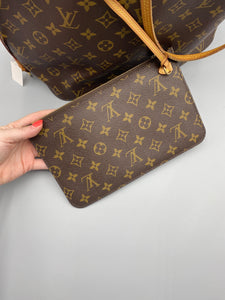 Louis Vuitton Neverfull MM monogram with pouch