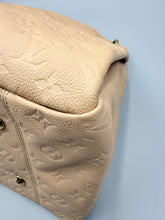 Load image into Gallery viewer, Louis Vuitton Artsy MM sand empreinte monogram