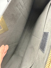 Load image into Gallery viewer, Louis Vuitton Noir Very tote with strap