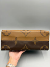 Load image into Gallery viewer, Louis Vuitton On The Go MM reverse monogram tote