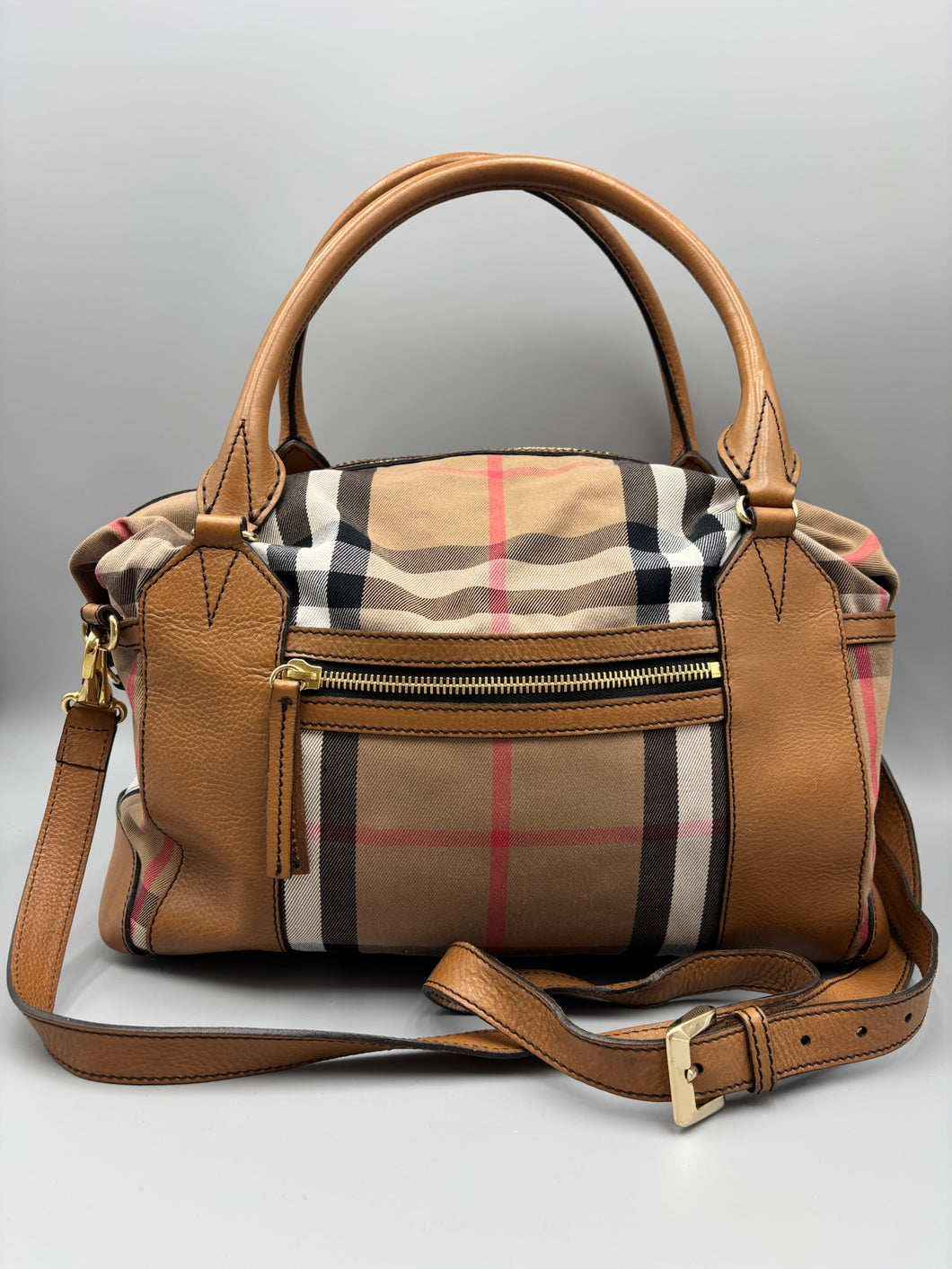 Burberry Nova Check Diaper / Carry on bag