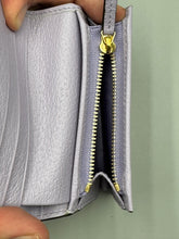 Load image into Gallery viewer, Gucci Jumbo GG Lavendar compact wallet