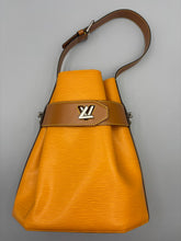 Load image into Gallery viewer, Louis Vuitton Sac Twist marigold epi with pouch and strap