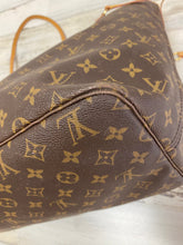 Load image into Gallery viewer, Louis Vuitton Neverfull GM monogram