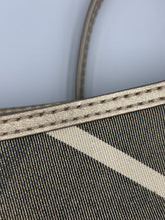 Load image into Gallery viewer, Burberry Vintage Metallic crossbody bag