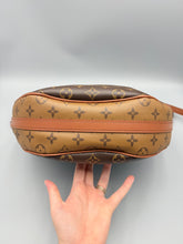 Load image into Gallery viewer, Louis Vuitton Looping Hobo Bag Reverse monogram with strap and pouch