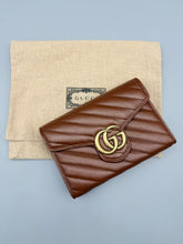 Load image into Gallery viewer, Gucci brown Marmont GG wallet on chain