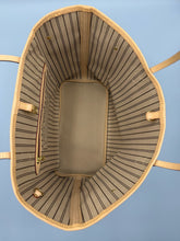 Load image into Gallery viewer, Louis Vuitton Neverfull MM monogram