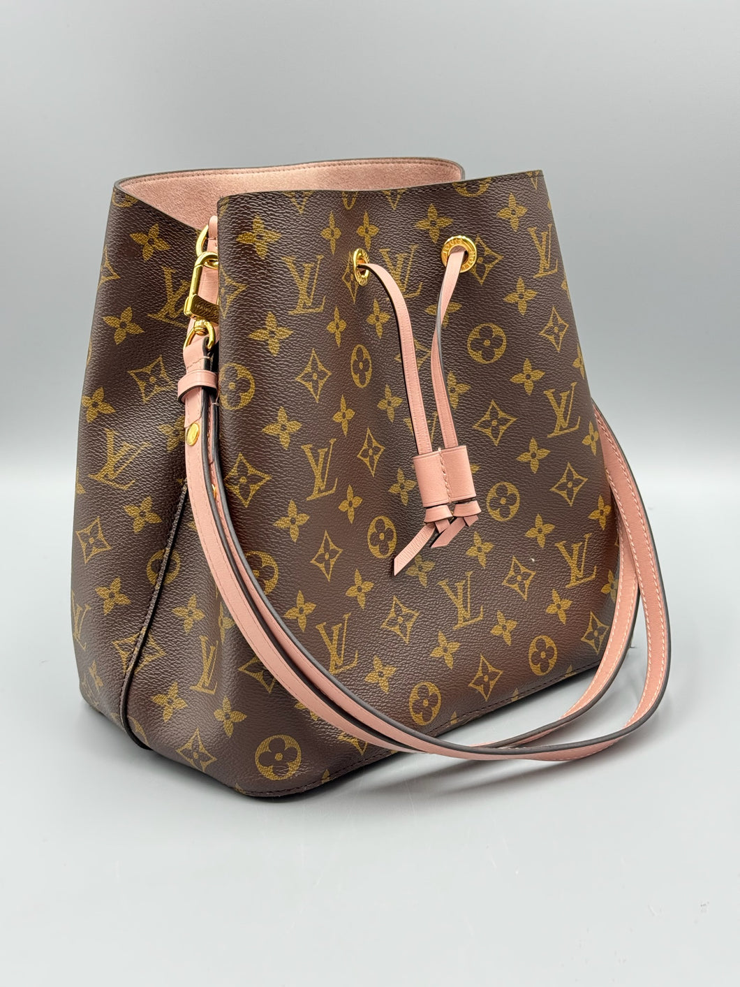 Louis Vuitton NeoNoe bucket bag with strap