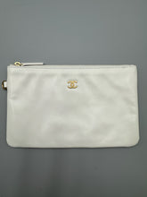 Load image into Gallery viewer, Chanel 22 White Hobo limited edition chain link with pouch