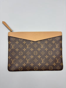 Louis Vuitton Daily Monogram pouch