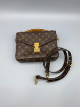 Load image into Gallery viewer, Louis Vuitton Pochette Metis monogram crossbody
