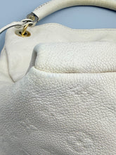 Load image into Gallery viewer, Louis Vuitton Artsy MM empreinte monogram