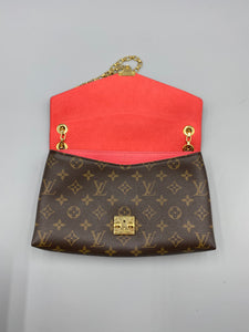 Louis Vuitton Pallas on chain monogram